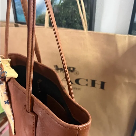 Coach Vintage Lunchbox Tote - Picture 8 of 13